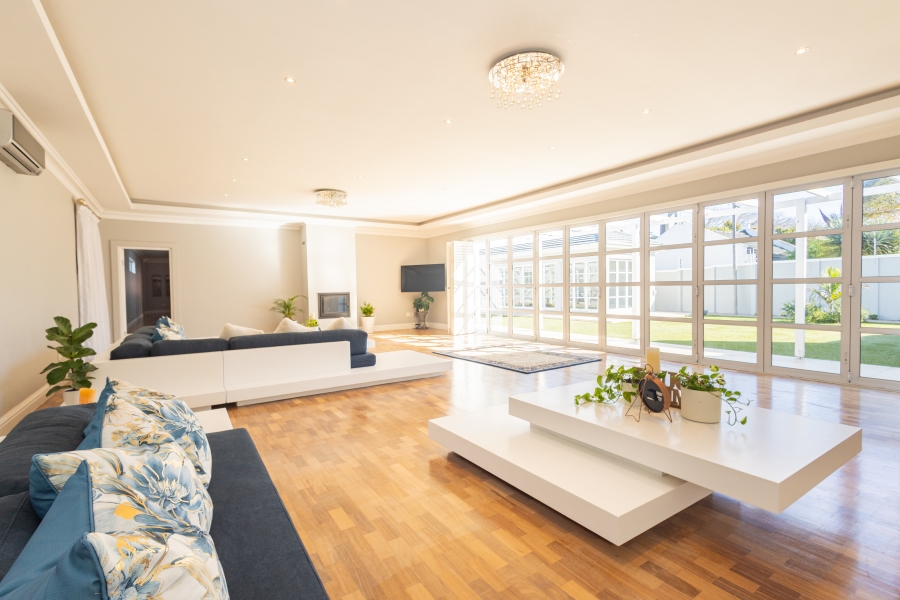 7 Bedroom Property for Sale in Flamingo Vlei Western Cape